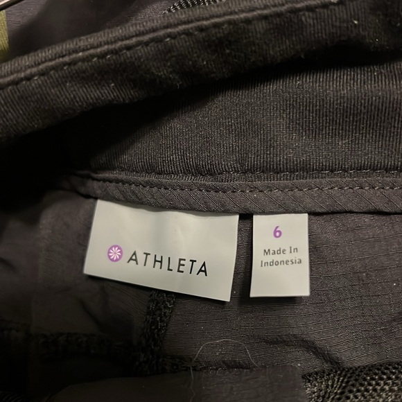 Athleta Trekke 2.0 Ripstop women’s size 6 black Cargo shorts - Picture 4 of 5